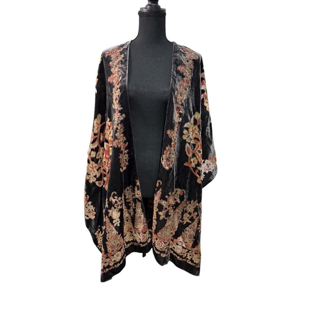Sacchi Floral Velvet Ruana Coverup OS Black Brown Cape Shawl 3/4 Sleeves Boho - Picture 4 of 6